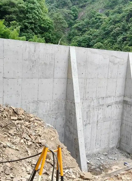 泰安岱岳区重力式挡土墙